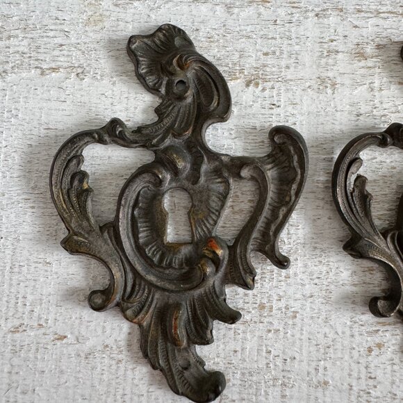 Antique Keeler Brass Co. Skeleton Keyhole Cover Plates Set of 6 - Picture 3 of 11